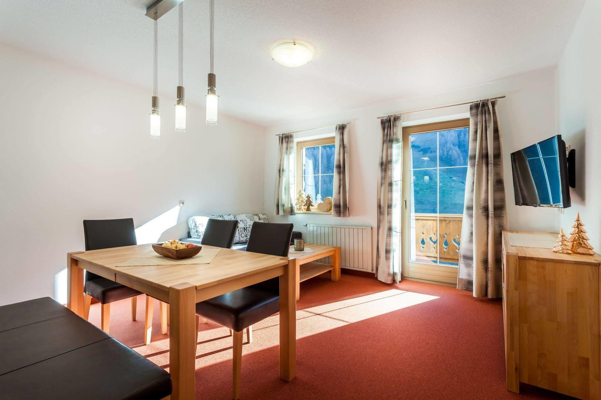 Отель Haus Windegg Тукс Экстерьер фото